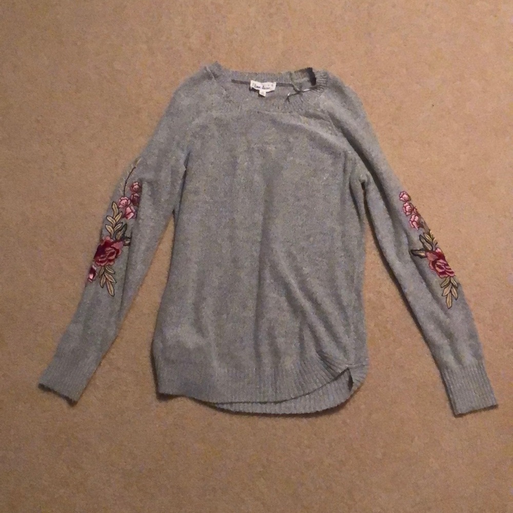 Flower embroidered sweater